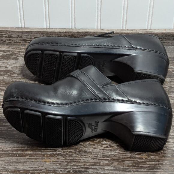Dansko Women's Black Leather Solstice Side Button Slip On Clog Size 38 - Picture 7 of 7